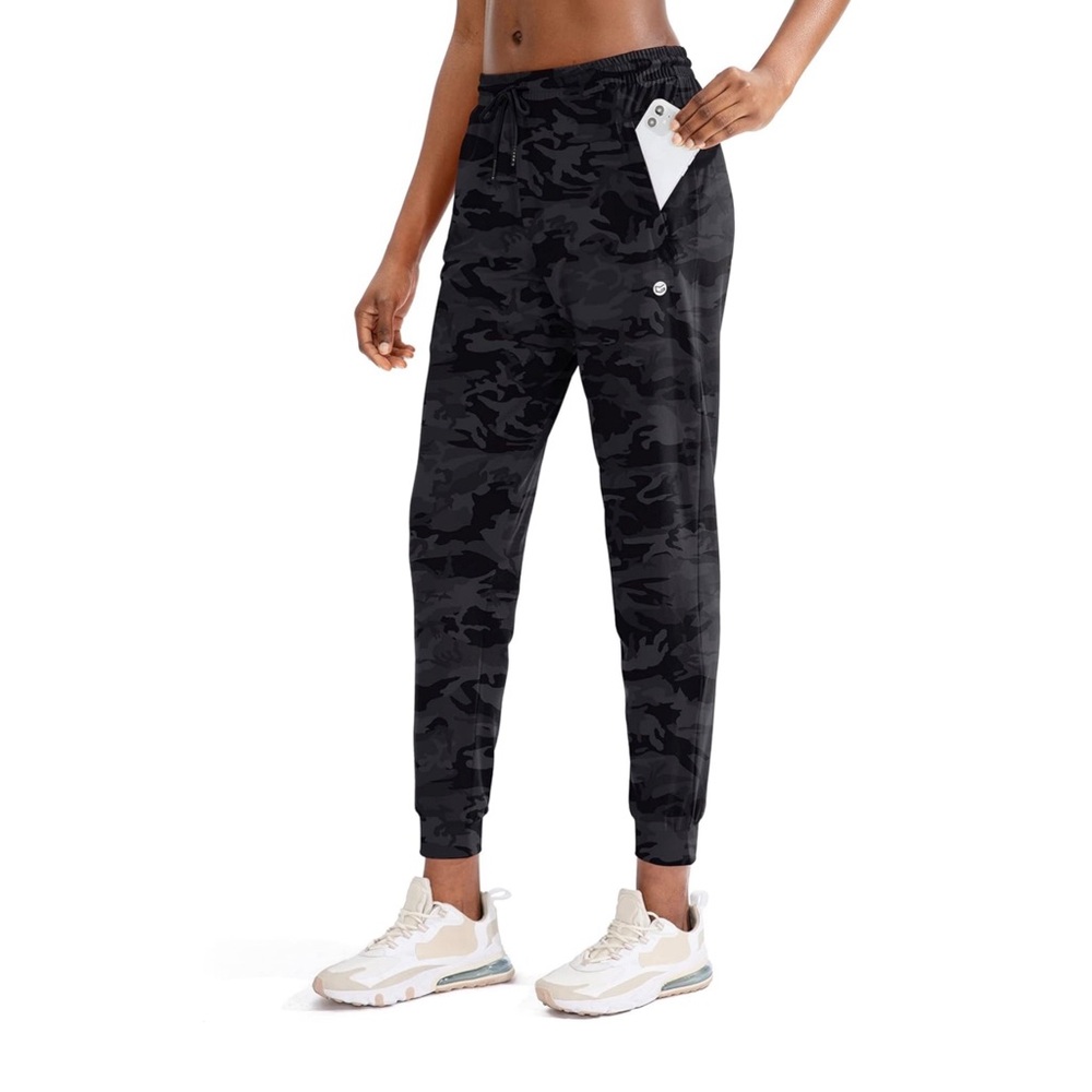 Amazon Women's Joggers with Zipper Pockets Tapered Running Sweatpants